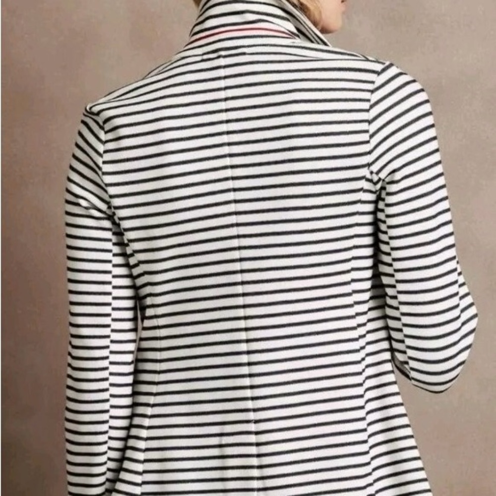Banana Republic Black and White Striped Blazer - Picture 4 of 8